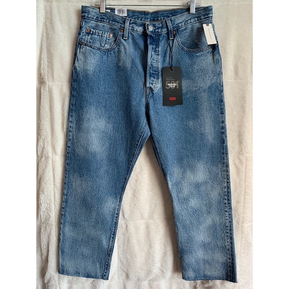 Levi’s 501 Cropped Jeans - Picture 4 of 16